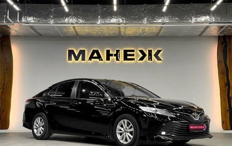 Toyota Camry, 2018 год, 2 350 000 рублей, 1 фотография