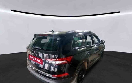 Skoda Kodiaq I, 2023 год, 2 572 000 рублей, 2 фотография