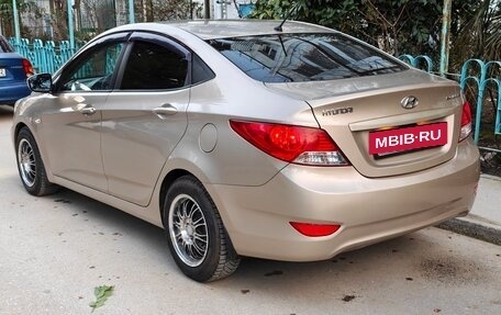 Hyundai Solaris II рестайлинг, 2013 год, 1 000 000 рублей, 3 фотография