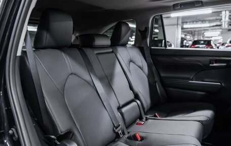 Toyota Highlander, 2025 год, 5 300 000 рублей, 8 фотография