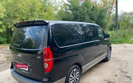 Hyundai Grand Starex Grand Starex I рестайлинг 2, 2019 год, 3 500 000 рублей, 5 фотография