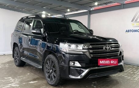 Toyota Land Cruiser 200, 2018 год, 6 499 000 рублей, 7 фотография