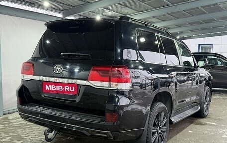 Toyota Land Cruiser 200, 2018 год, 6 499 000 рублей, 5 фотография