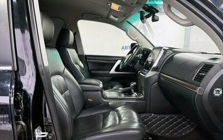 Toyota Land Cruiser 200, 2018 год, 6 499 000 рублей, 12 фотография