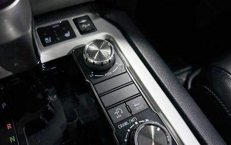 Toyota Land Cruiser 200, 2018 год, 6 499 000 рублей, 17 фотография