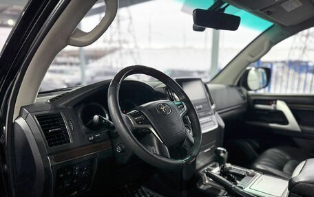 Toyota Land Cruiser 200, 2018 год, 6 499 000 рублей, 11 фотография