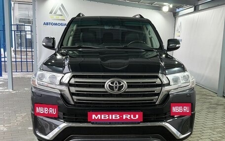Toyota Land Cruiser 200, 2018 год, 6 499 000 рублей, 8 фотография