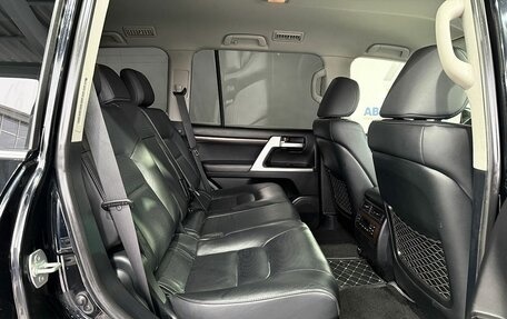 Toyota Land Cruiser 200, 2018 год, 6 499 000 рублей, 13 фотография