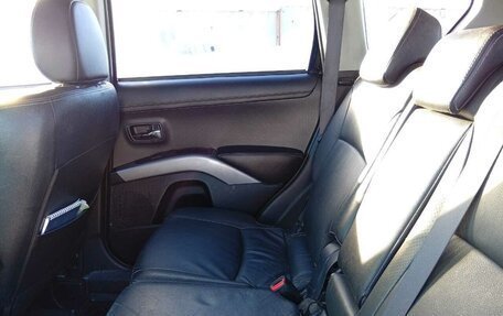 Mitsubishi Outlander III рестайлинг 3, 2011 год, 950 000 рублей, 4 фотография