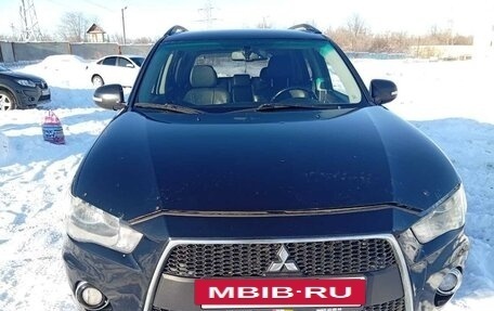 Mitsubishi Outlander III рестайлинг 3, 2011 год, 950 000 рублей, 7 фотография