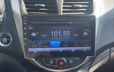 Hyundai Solaris II рестайлинг, 2011 год, 615 000 рублей, 3 фотография