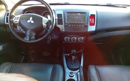 Mitsubishi Outlander III рестайлинг 3, 2011 год, 950 000 рублей, 11 фотография