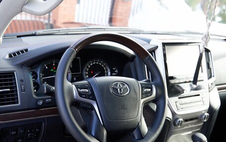 Toyota Land Cruiser 200, 2015 год, 5 200 000 рублей, 18 фотография