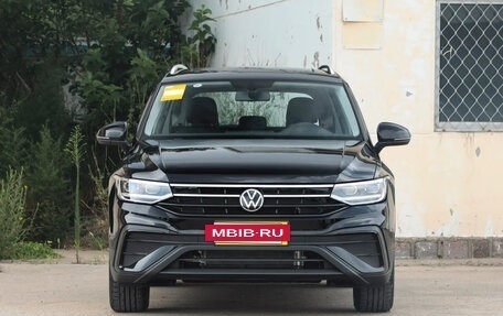 Volkswagen Tiguan II, 2025 год, 3 100 000 рублей, 2 фотография