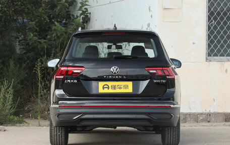 Volkswagen Tiguan II, 2025 год, 3 100 000 рублей, 6 фотография