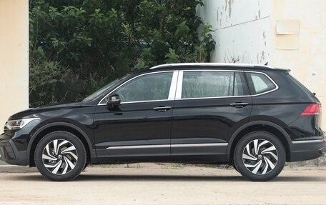 Volkswagen Tiguan II, 2025 год, 3 100 000 рублей, 11 фотография