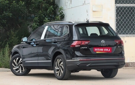 Volkswagen Tiguan II, 2025 год, 3 100 000 рублей, 5 фотография