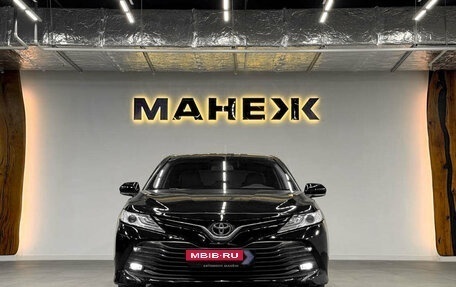 Toyota Camry, 2018 год, 2 350 000 рублей, 2 фотография