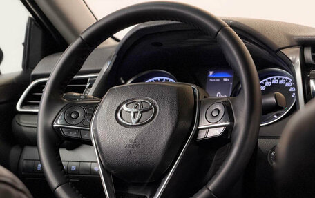 Toyota Camry, 2018 год, 2 350 000 рублей, 9 фотография