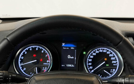 Toyota Camry, 2018 год, 2 350 000 рублей, 8 фотография