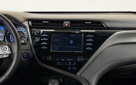 Toyota Camry, 2018 год, 2 350 000 рублей, 11 фотография