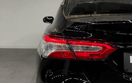 Toyota Camry, 2018 год, 2 350 000 рублей, 22 фотография