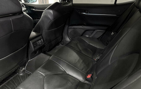 Toyota Camry, 2018 год, 2 350 000 рублей, 20 фотография