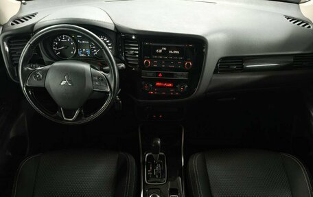 Mitsubishi Outlander III рестайлинг 3, 2019 год, 2 149 000 рублей, 9 фотография