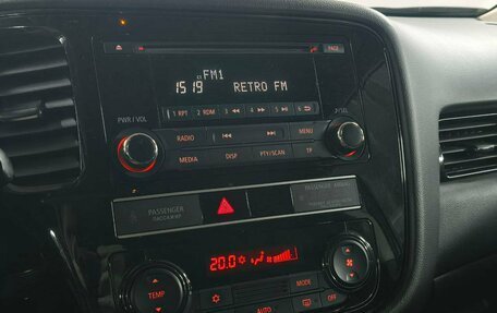 Mitsubishi Outlander III рестайлинг 3, 2019 год, 2 149 000 рублей, 15 фотография