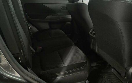 Mitsubishi Outlander III рестайлинг 3, 2019 год, 2 149 000 рублей, 19 фотография