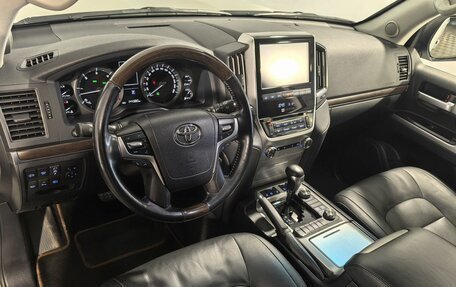 Toyota Land Cruiser 200, 2019 год, 7 140 000 рублей, 12 фотография