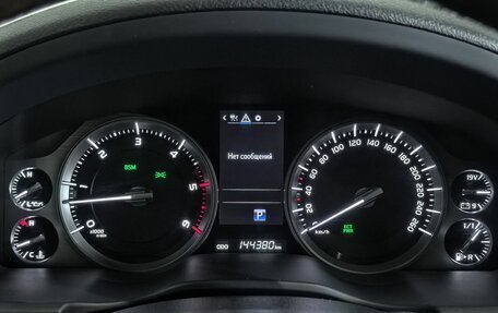 Toyota Land Cruiser 200, 2019 год, 7 140 000 рублей, 13 фотография