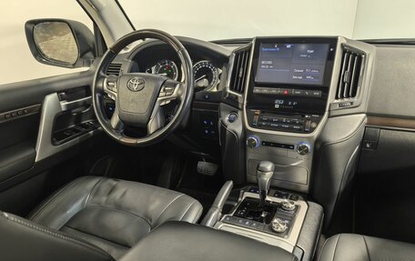 Toyota Land Cruiser 200, 2019 год, 7 140 000 рублей, 19 фотография