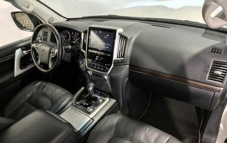 Toyota Land Cruiser 200, 2019 год, 7 140 000 рублей, 18 фотография