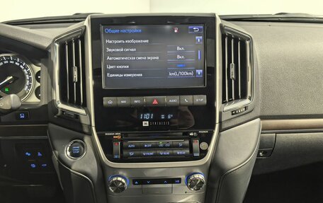 Toyota Land Cruiser 200, 2019 год, 7 140 000 рублей, 30 фотография