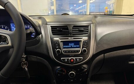 Hyundai Solaris II рестайлинг, 2012 год, 860 000 рублей, 12 фотография