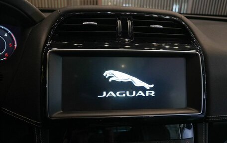 Jaguar F-Pace, 2019 год, 2 700 000 рублей, 14 фотография