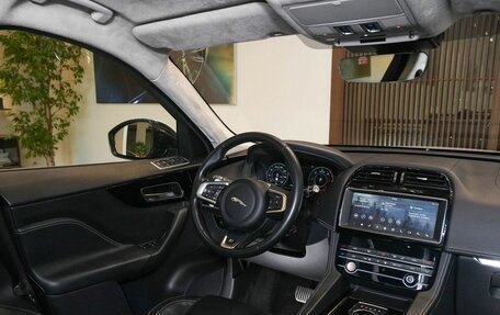 Jaguar F-Pace, 2019 год, 2 700 000 рублей, 27 фотография