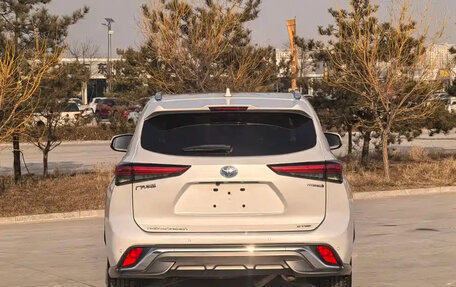 Toyota Highlander, 2024 год, 4 840 001 рублей, 4 фотография