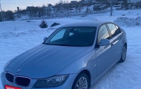 BMW 3 серия, 2011 год, 1 070 000 рублей, 2 фотография
