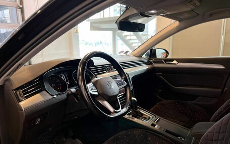 Volkswagen Passat B8 рестайлинг, 2020 год, 2 250 000 рублей, 13 фотография