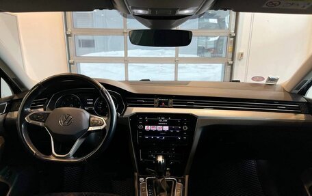 Volkswagen Passat B8 рестайлинг, 2020 год, 2 250 000 рублей, 32 фотография