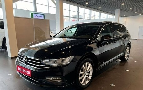 Volkswagen Passat B8 рестайлинг, 2020 год, 2 250 000 рублей, 30 фотография