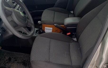 Skoda Fabia II, 2011 год, 450 000 рублей, 10 фотография