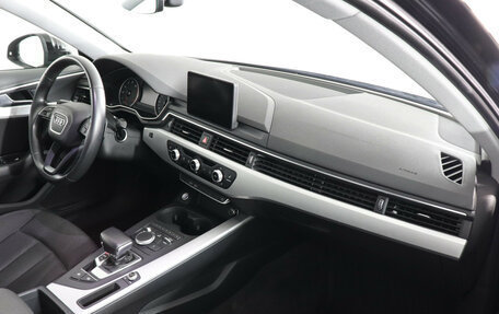 Audi A4, 2018 год, 2 547 000 рублей, 10 фотография