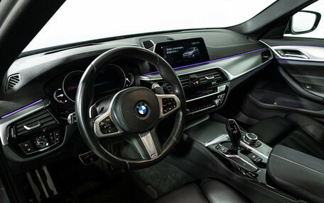 BMW 5 серия, 2019 год, 3 999 700 рублей, 11 фотография