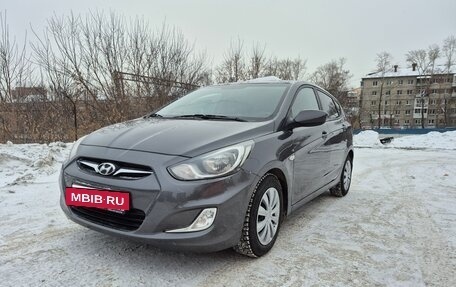 Hyundai Solaris II рестайлинг, 2011 год, 820 000 рублей, 5 фотография