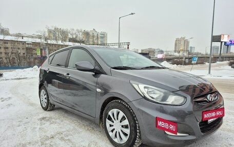 Hyundai Solaris II рестайлинг, 2011 год, 820 000 рублей, 4 фотография