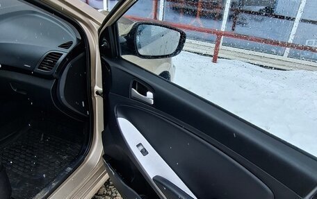 Hyundai Solaris II рестайлинг, 2011 год, 660 000 рублей, 4 фотография