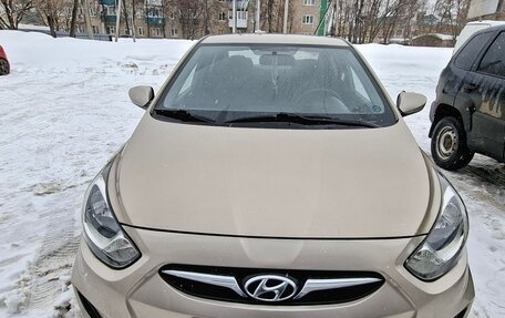 Hyundai Solaris II рестайлинг, 2011 год, 660 000 рублей, 5 фотография